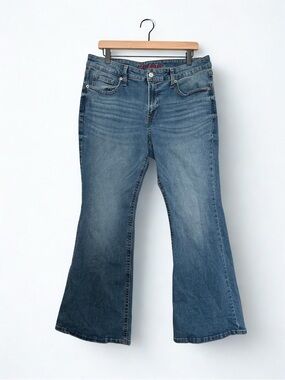 Lucky Brand Low Rise Flare Jeans Medium Wash Size 32
